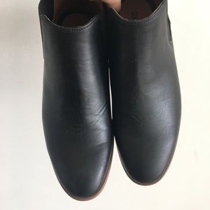 Staple superior boot